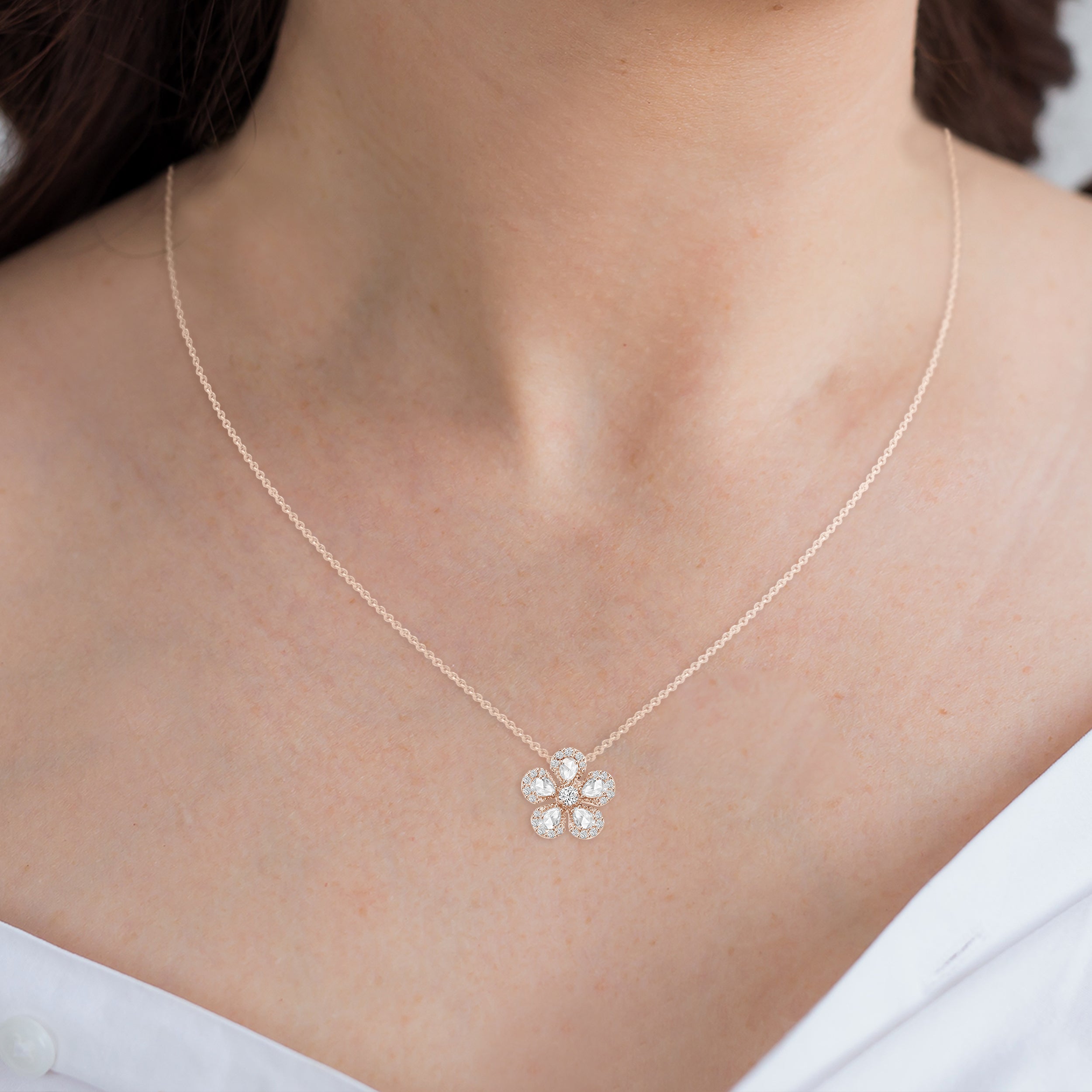 CHAMOMILE PENDENT NECKLACE VIVAAN