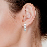 SATA DROP EARRINGS 18 K WHITE GOLD
